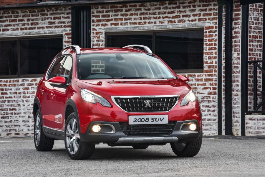  Peugeot 2008 2017 года  (ZA) (фото 5 из 32)